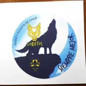 ADHESIVO LOBATOS LOBO GRIS (2024)