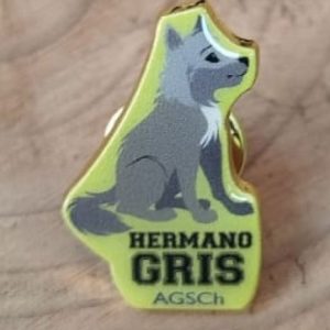 PIN METALICO HERMANO GRIS