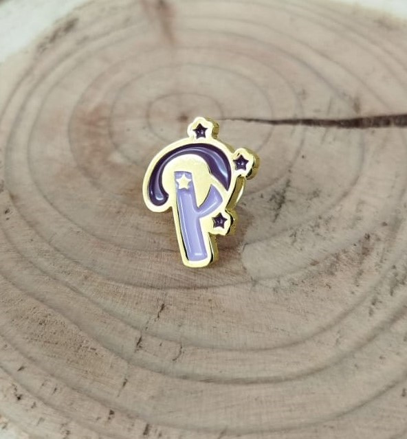 PIN METALICO PIONERAS Y PIONEROS LETRA